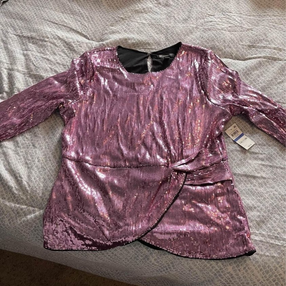 Women’s Sequined Top- new with tags!